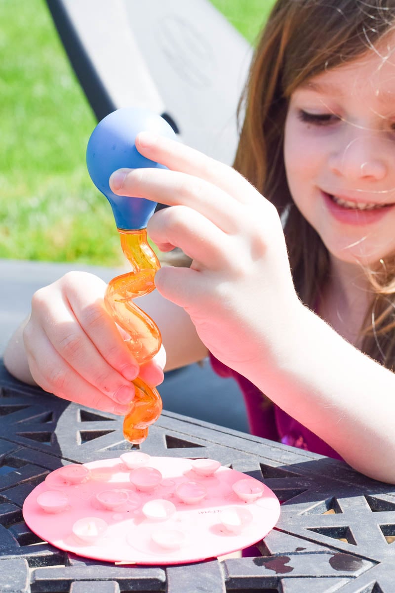 Little Girl User Water Dropper Fine Motor Tool
