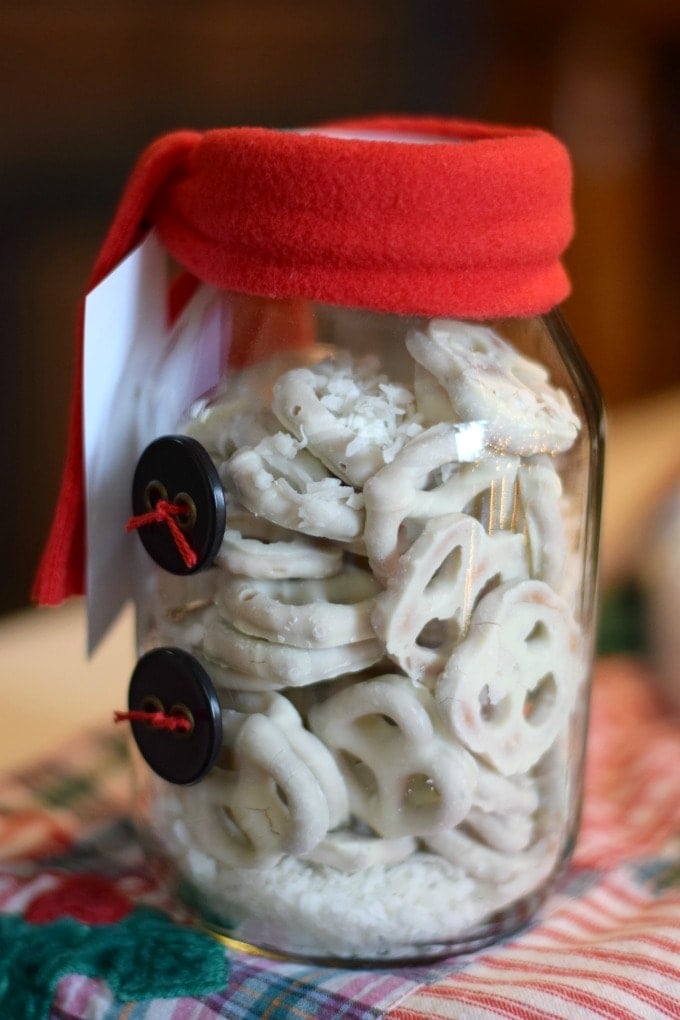 Snowman Jar: Christmas Gift Ideas by This Little Home of Mine