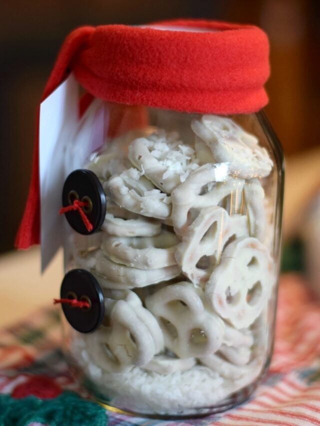 Snowman Jar: Christmas Gift Ideas by This Little Home of Mine