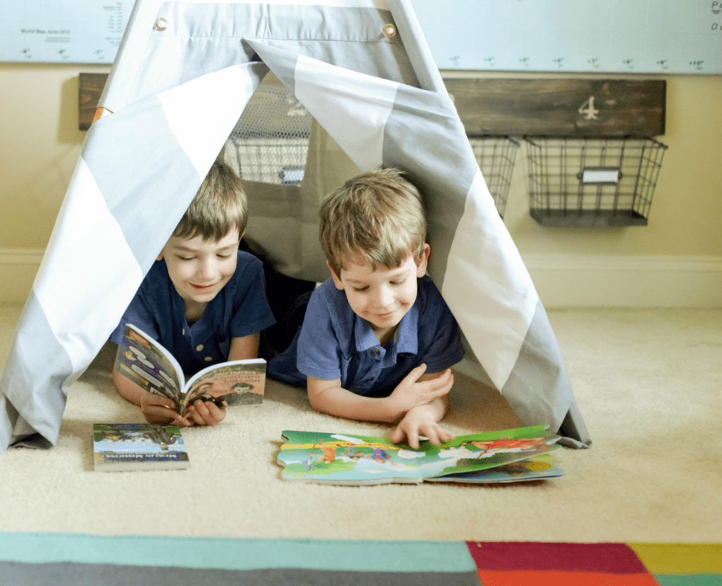 Lifestyle Homeschooling: The Family that Reads Together